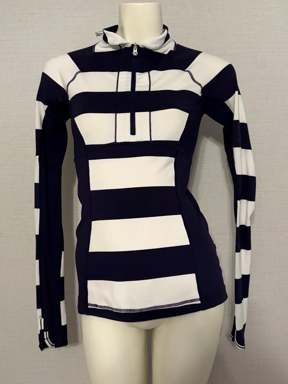 Size 4 lululemon athletica Striped 1/4-Zip Long Sleeve Reversible Top - Picture 1 of 8